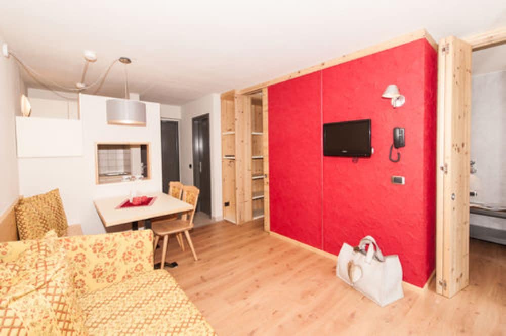 Torino - Dolomiti, Montagna Italia - HOTIDAY Apartment Collection - Campiglio Grostè
Torino - Dolomiti, Montagna Italia - HOTIDAY Apartment Collection - Campiglio Grostè