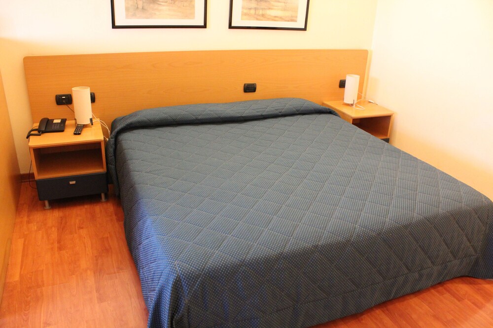 Lamezia Terme - Monza - Hotel Selide
Lamezia Terme - Monza - Hotel Selide