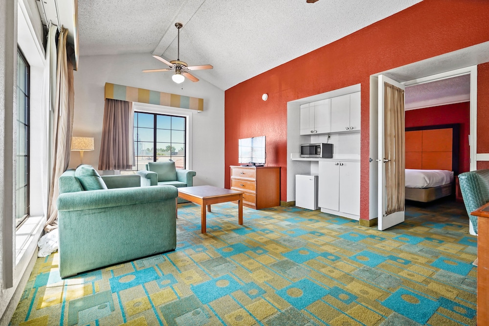 Milano - Huntington Beach - La Quinta Inn By Wyndham Costa Mesa Orange County
Milano - Huntington Beach - La Quinta Inn By Wyndham Costa Mesa Orange County
