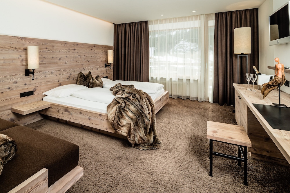Catania - Santa Cristina Valgardena - ArtHotel Anterleghes - Gardenahotels
Catania - Santa Cristina Valgardena - ArtHotel Anterleghes - Gardenahotels
