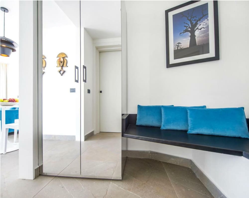 Milano - Gorée - Hotel Lagon 2
Milano - Gorée - Hotel Lagon 2