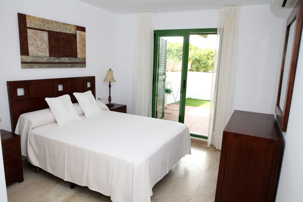 Roma - Costa de la Luz (Cádiz), Andalusia - Hotel Apartamentos Manilva Sun
Roma - Costa de la Luz (Cádiz), Andalusia - Hotel Apartamentos Manilva Sun