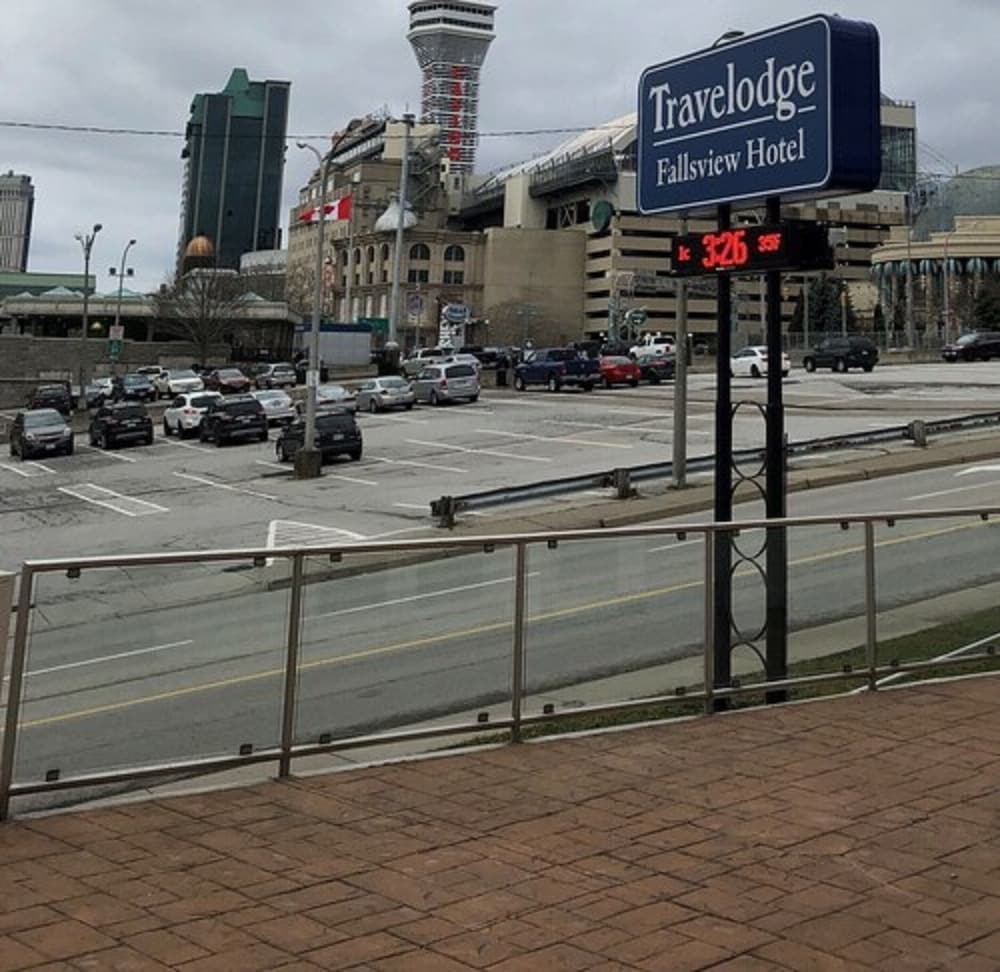 Brindisi - Cascate del Niagara - Travelodge By Wyndham Niagara Falls Fallsview
Brindisi - Cascate del Niagara - Travelodge By Wyndham Niagara Falls Fallsview