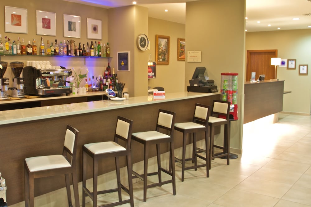 Roma - La Línea de la Concepción - Holiday Inn Express CAMPO DE GIBRALTAR - BARRIOS
Roma - La Línea de la Concepción - Holiday Inn Express CAMPO DE GIBRALTAR - BARRIOS