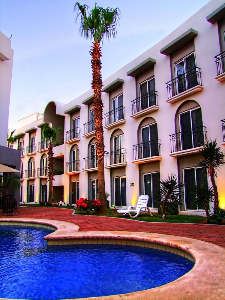 Milano - Messico - Baja California, Cabo San Lucas - Seven Crown Express & Suites by Kavia
Milano - Messico - Baja California, Cabo San Lucas - Seven Crown Express & Suites by Kavia