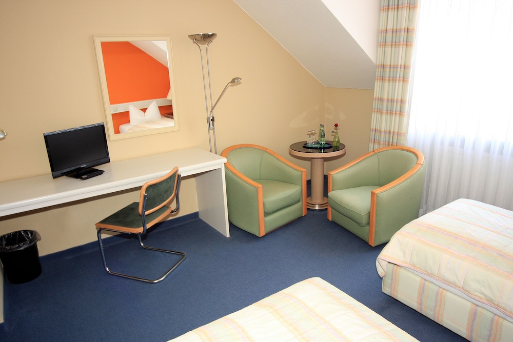 Milano - Ilmenau - Ilmenauer Hof
Milano - Ilmenau - Ilmenauer Hof