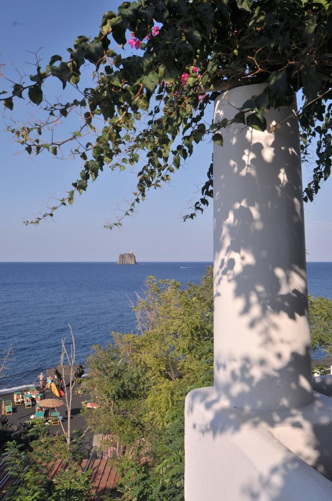Venezia - Stromboli, Isole Eolie - Hotel Villaggio Stromboli - isola di Stromboli
Venezia - Stromboli, Isole Eolie - Hotel Villaggio Stromboli - isola di Stromboli