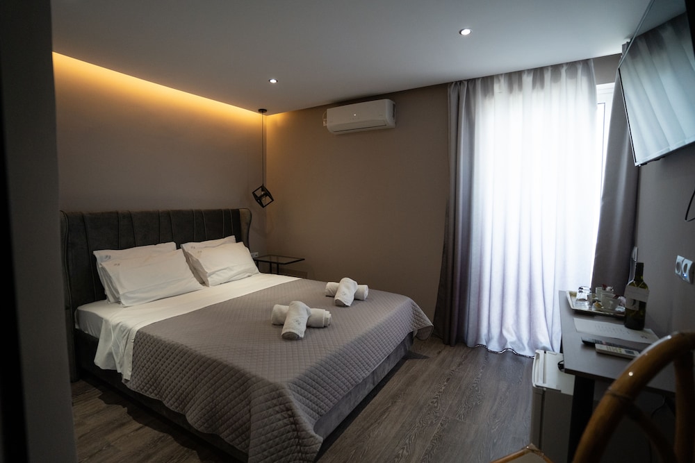 Milano - Glyfada (Attica) - Parthenis Riviera Hotel