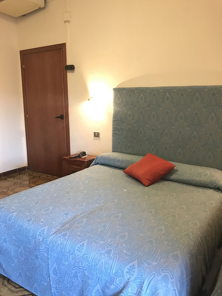 Genova - Sicilia Est - Catania, Taormina, Siracusa, Noto, Mare Italia - Hotel Scala Greca
Genova - Sicilia Est - Catania, Taormina, Siracusa, Noto, Mare Italia - Hotel Scala Greca
