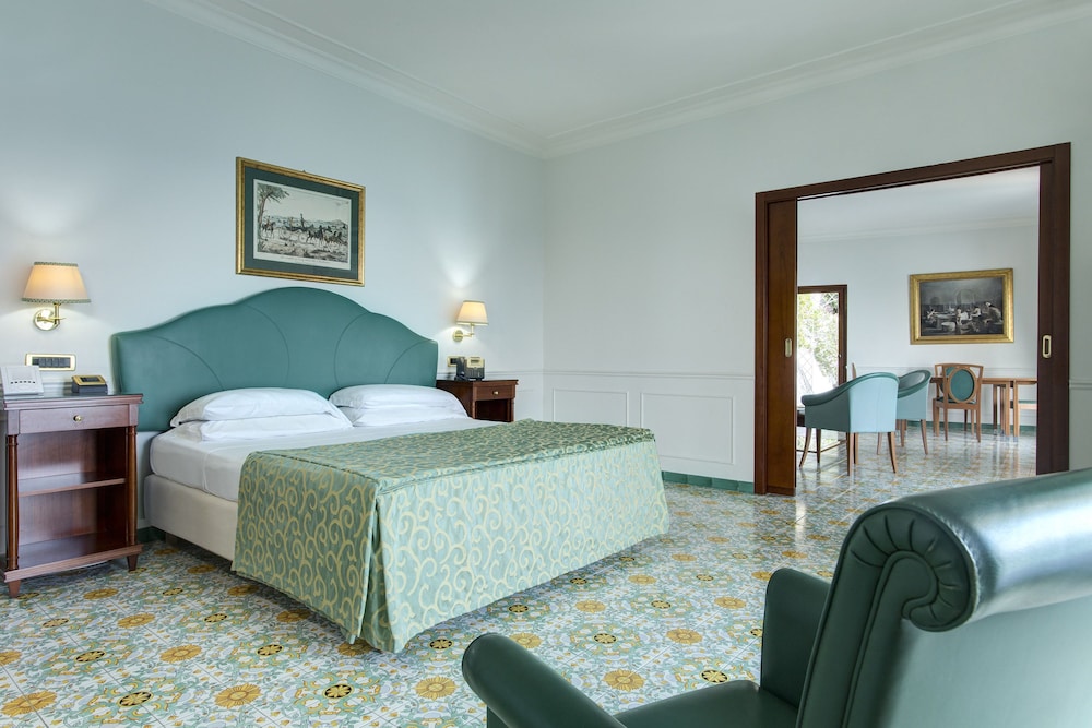 Milano - Costiera Amalfitana, Italia - Lloyd's Baia Hotel
Milano - Costiera Amalfitana, Italia - Lloyd's Baia Hotel