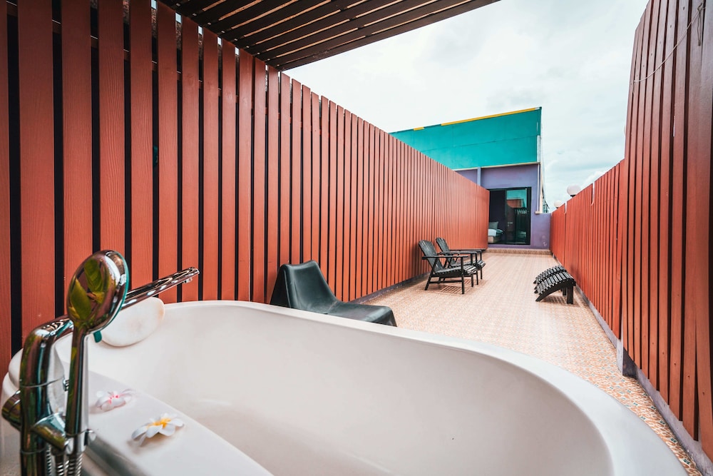 Milano - Koh Samui - Behind The Scene Hotel Club @ Samui
Milano - Koh Samui - Behind The Scene Hotel Club @ Samui