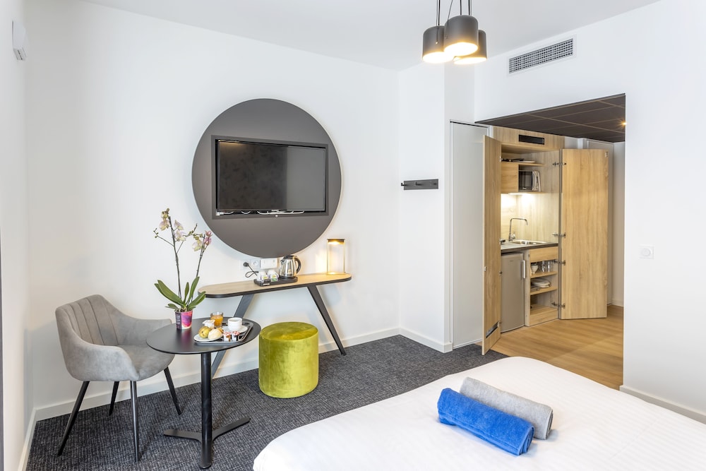 Roma - Villefranche-sur-Mer - Nemea Appart Hotel Nice Arenas Aéroport
Roma - Villefranche-sur-Mer - Nemea Appart Hotel Nice Arenas Aéroport