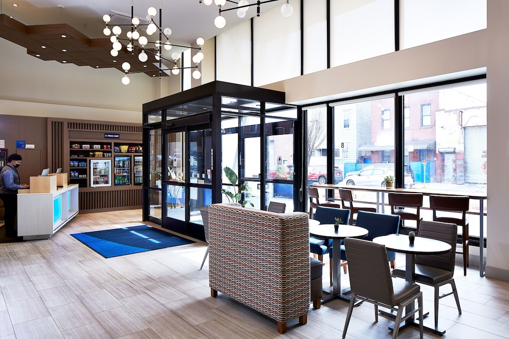 Firenze - Brooklyn (NY) - Holiday Inn Express - NYC Brooklyn - Sunset Park, an IHG Hotel
Firenze - Brooklyn (NY) - Holiday Inn Express - NYC Brooklyn - Sunset Park, an IHG Hotel