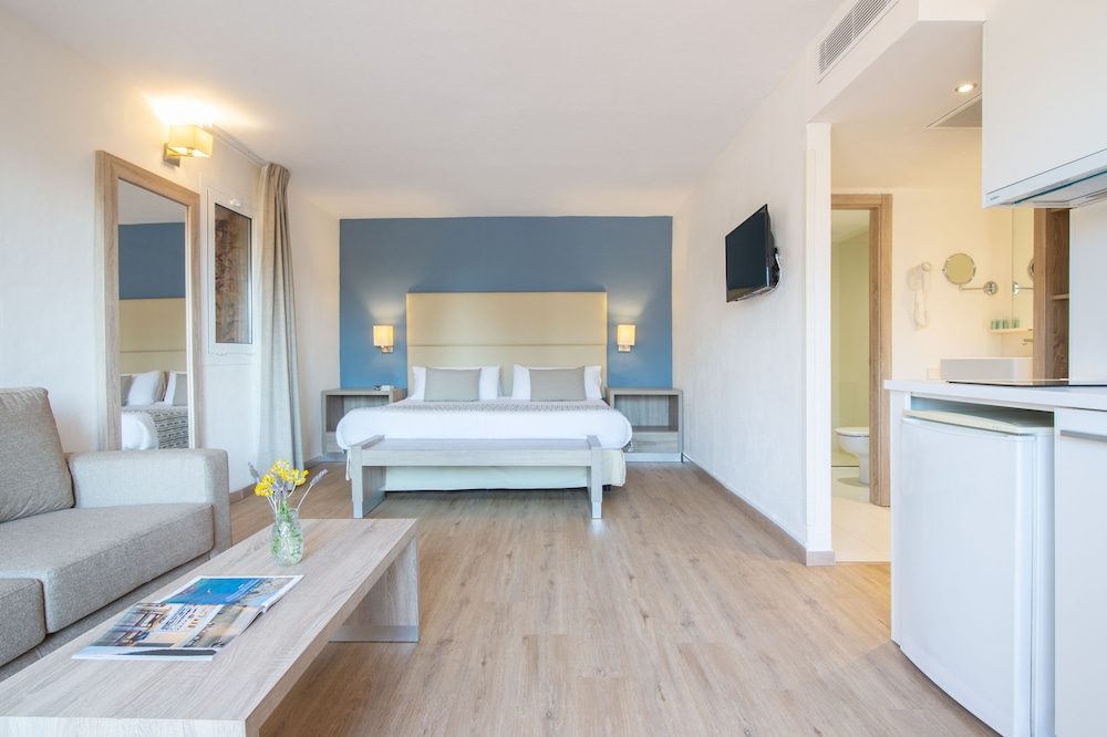 Napoli - Mahon - Hotel Menorca Binibeca - Adults Only- by Pierre & Vacances Premium
Napoli - Mahon - Hotel Menorca Binibeca - Adults Only- by Pierre & Vacances Premium