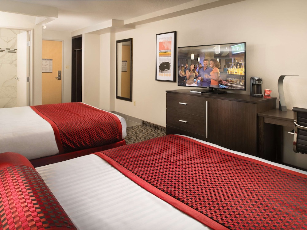 Bari - Las Vegas (NV) - The STRAT Hotel, Casino & SkyPod