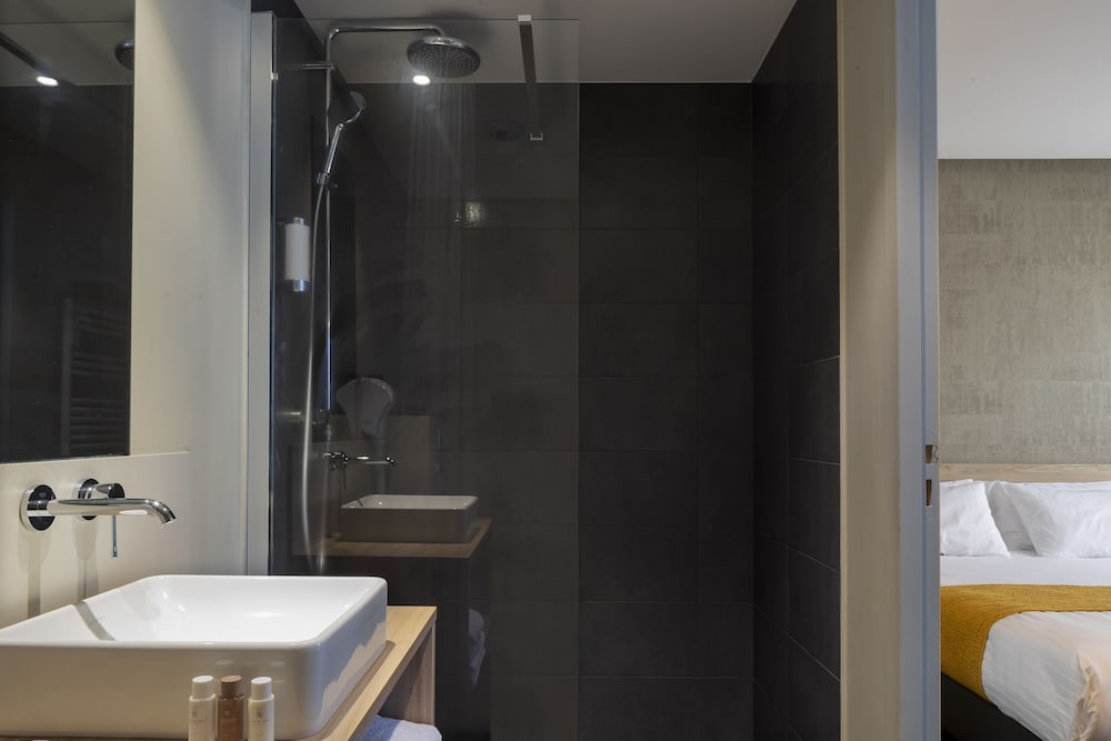 Cagliari - Levallois-Perret - Appart hôtel 37 Lodge La Défense Courbevoie
Cagliari - Levallois-Perret - Appart hôtel 37 Lodge La Défense Courbevoie