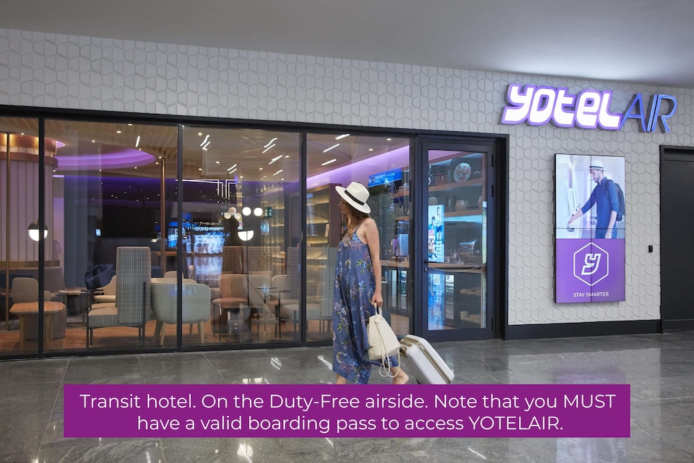 Bologna - Istanbul, New Airport - YOTELAIR Istanbul Airport, Duty free - International Transit area
Bologna - Istanbul, New Airport - YOTELAIR Istanbul Airport, Duty free - International Transit area