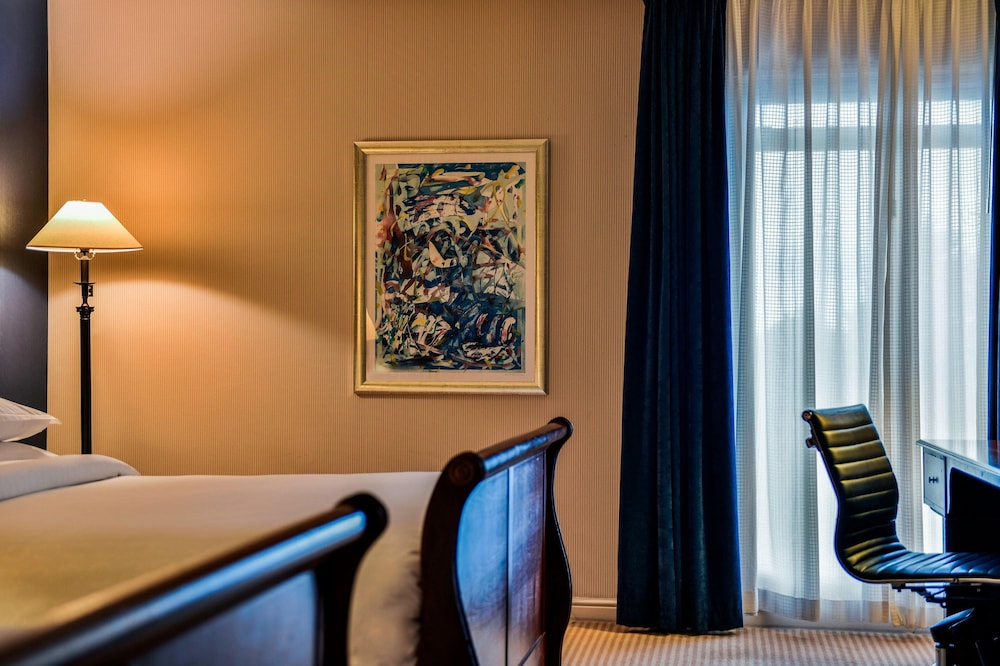 Roma - Londra, Aeroporto di London Heathrow - Sheraton Skyline Hotel London Heathrow
Roma - Londra, Aeroporto di London Heathrow - Sheraton Skyline Hotel London Heathrow