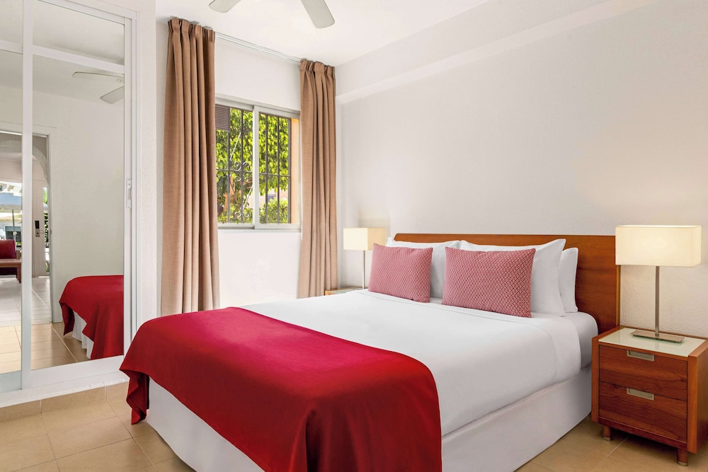 Milano - Mijas - Ramada Hotel & Suites by Wyndham Costa del Sol Fuengirola
Milano - Mijas - Ramada Hotel & Suites by Wyndham Costa del Sol Fuengirola