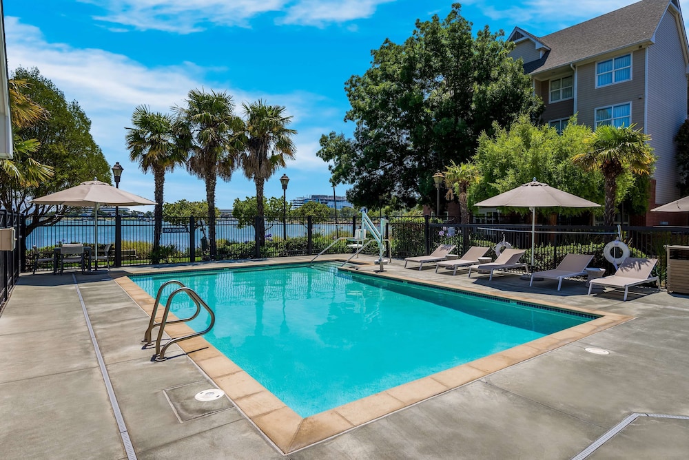 Roma - San Francisco International Airport - Sonesta ES Suites San Francisco Airport Oyster Point Waterfront
Roma - San Francisco International Airport - Sonesta ES Suites San Francisco Airport Oyster Point Waterfront
