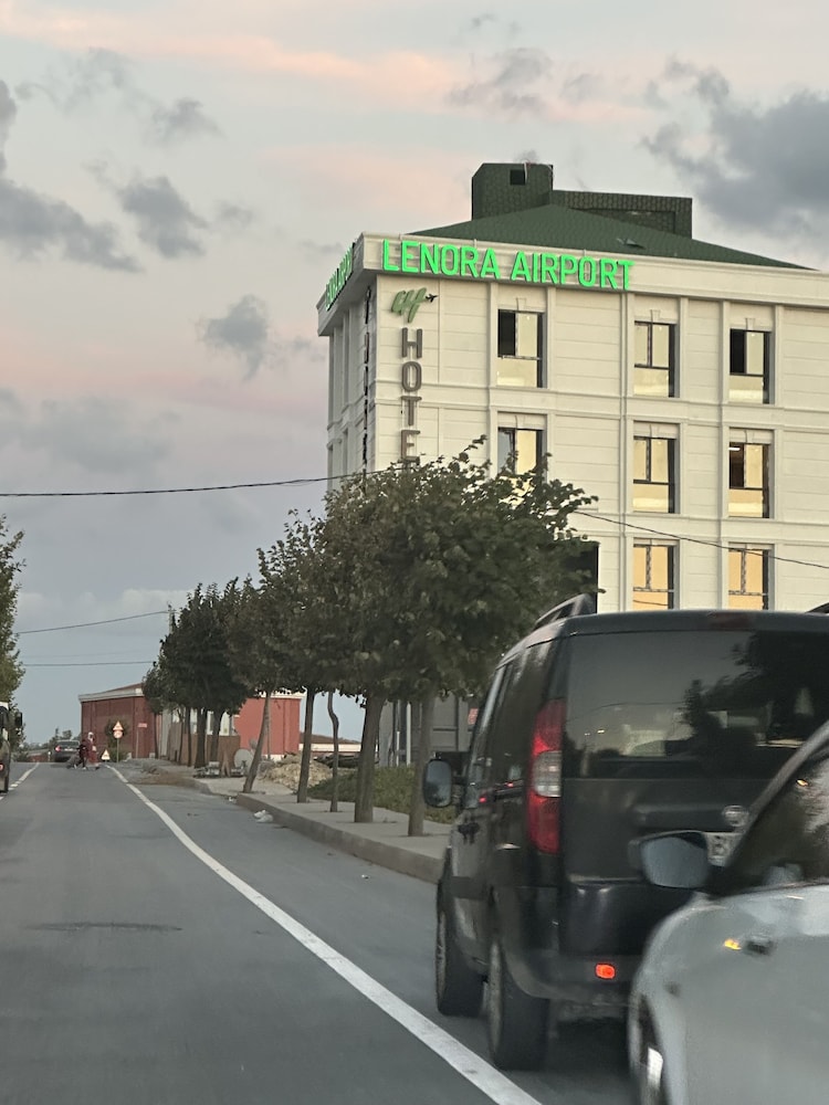 Milano - Istanbul, New Airport - Lenora Airport Hotel & İstanbul Airport
Milano - Istanbul, New Airport - Lenora Airport Hotel & İstanbul Airport