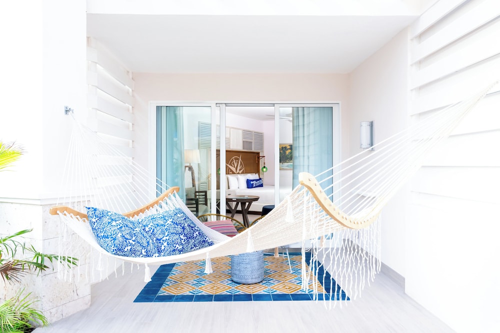 Bari - Puerto Morelos - Margaritaville Island Reserve Riviera Maya - An Adults Only Karisma All-Inclusive Experience
Bari - Puerto Morelos - Margaritaville Island Reserve Riviera Maya - An Adults Only Karisma All-Inclusive Experience