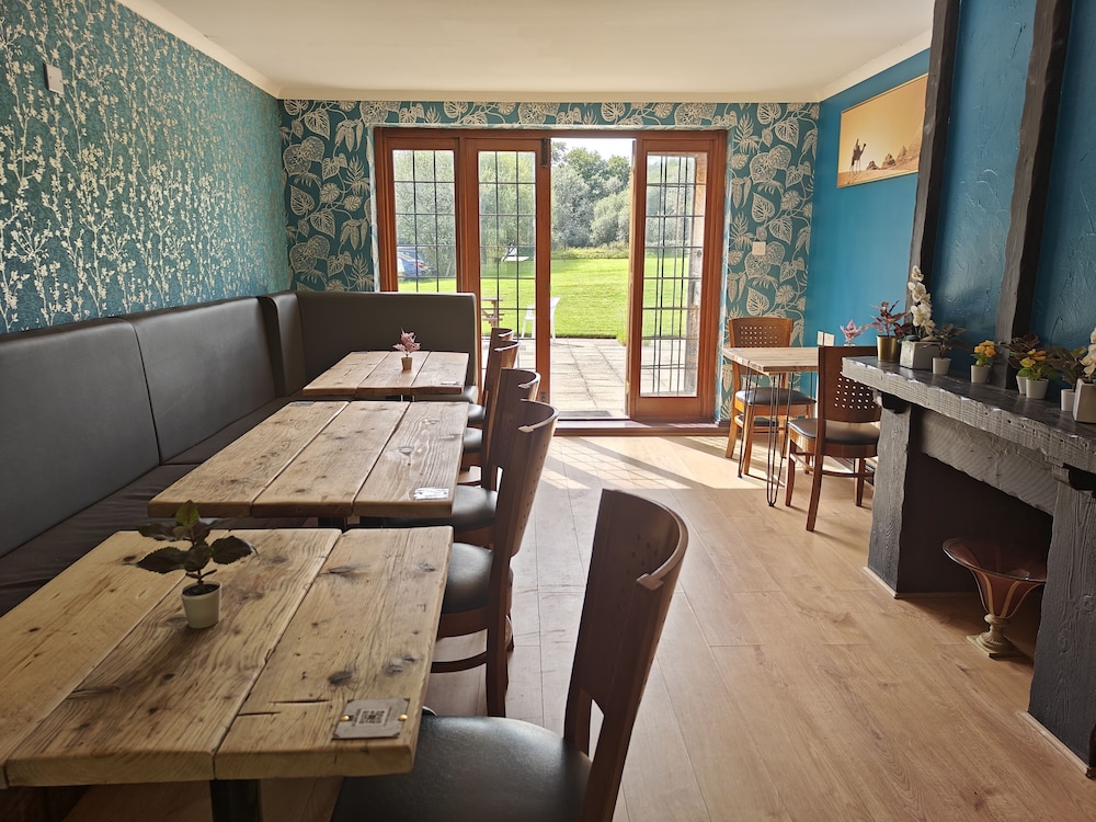Milano - Londra, Aeroporto di London Gatwick - Little Foxes Hotel & Gatwick Airport Parking
Milano - Londra, Aeroporto di London Gatwick - Little Foxes Hotel & Gatwick Airport Parking