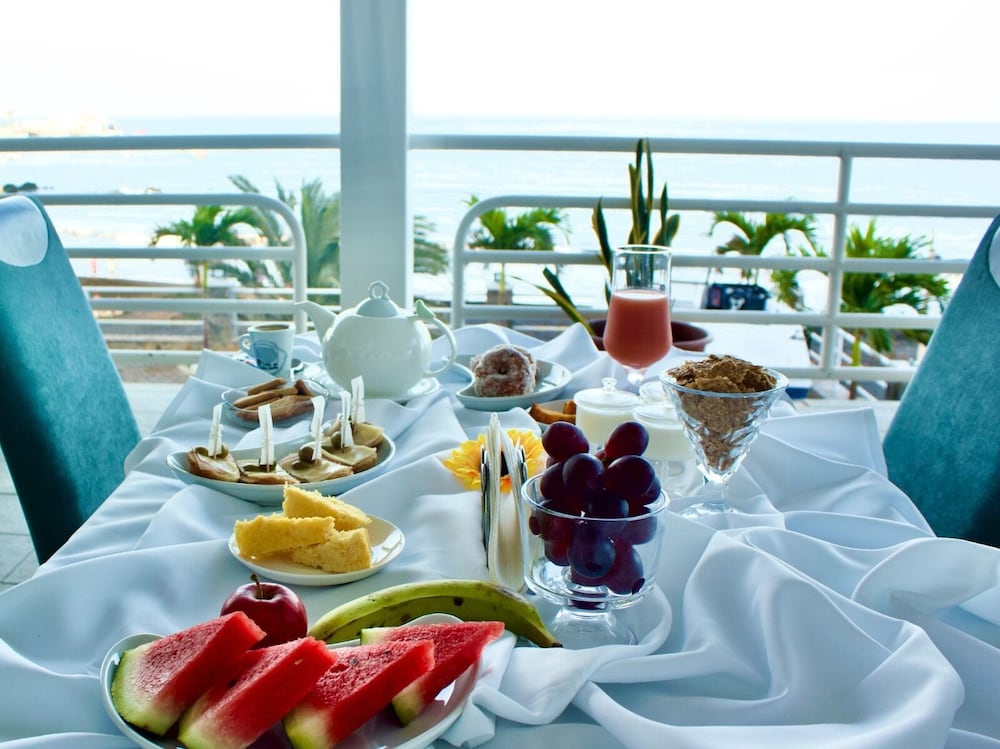 Milano - Calheta de São Miguel, Isola di Santiago - Hotel Restaurant Falucho Paradise Beach
Milano - Calheta de São Miguel, Isola di Santiago - Hotel Restaurant Falucho Paradise Beach