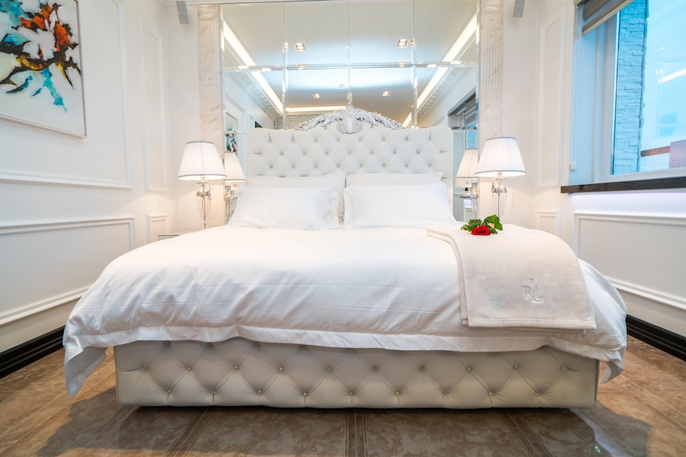 Milano - Vogar - Diamond Suites by Reykjavik Keflavik Airport
Milano - Vogar - Diamond Suites by Reykjavik Keflavik Airport