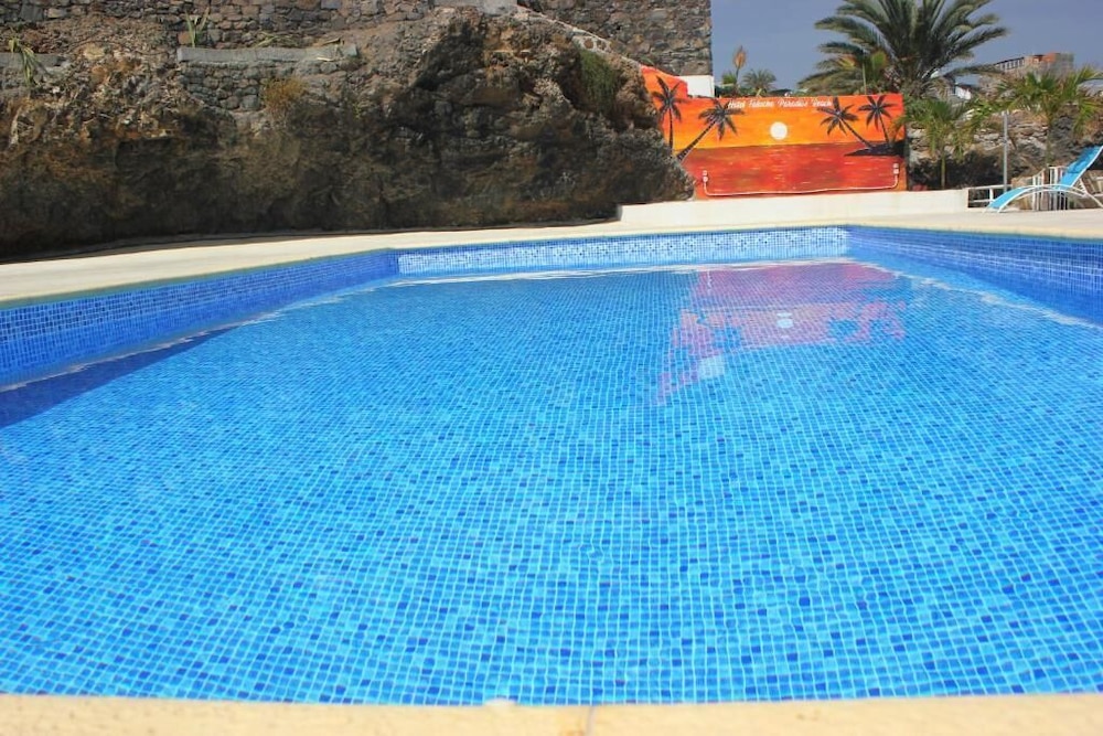 Roma - Calheta de São Miguel, Isola di Santiago - Hotel Restaurant Falucho Paradise Beach
Roma - Calheta de São Miguel, Isola di Santiago - Hotel Restaurant Falucho Paradise Beach