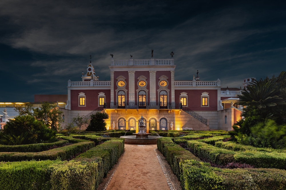 Venezia - São Brás de Alportel - Pousada Palacio de Estoi – Small Luxury Hotels of the World
Venezia - São Brás de Alportel - Pousada Palacio de Estoi – Small Luxury Hotels of the World
