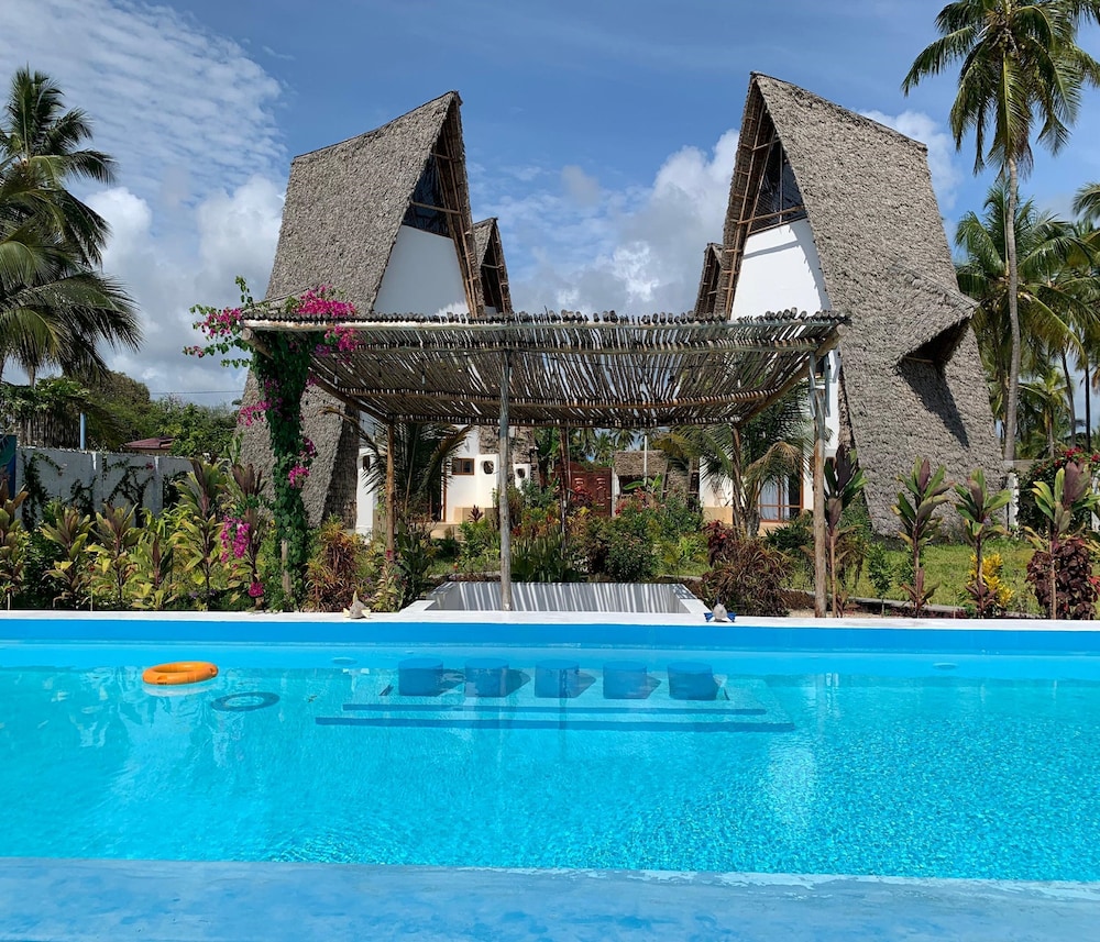 Firenze - Pwani Mchangani - La Perla Beach Resort, Zanzibar - Your Beachfront Private Haven
Firenze - Pwani Mchangani - La Perla Beach Resort, Zanzibar - Your Beachfront Private Haven