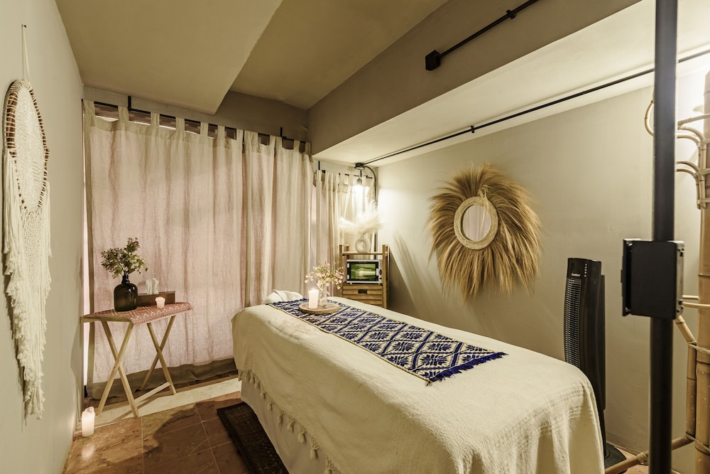 Genova - Messico - Riviera Maya, Caraibi - Hotel Banana Boutique & Spa - 5th Av Playa del Carmen
Genova - Messico - Riviera Maya, Caraibi - Hotel Banana Boutique & Spa - 5th Av Playa del Carmen