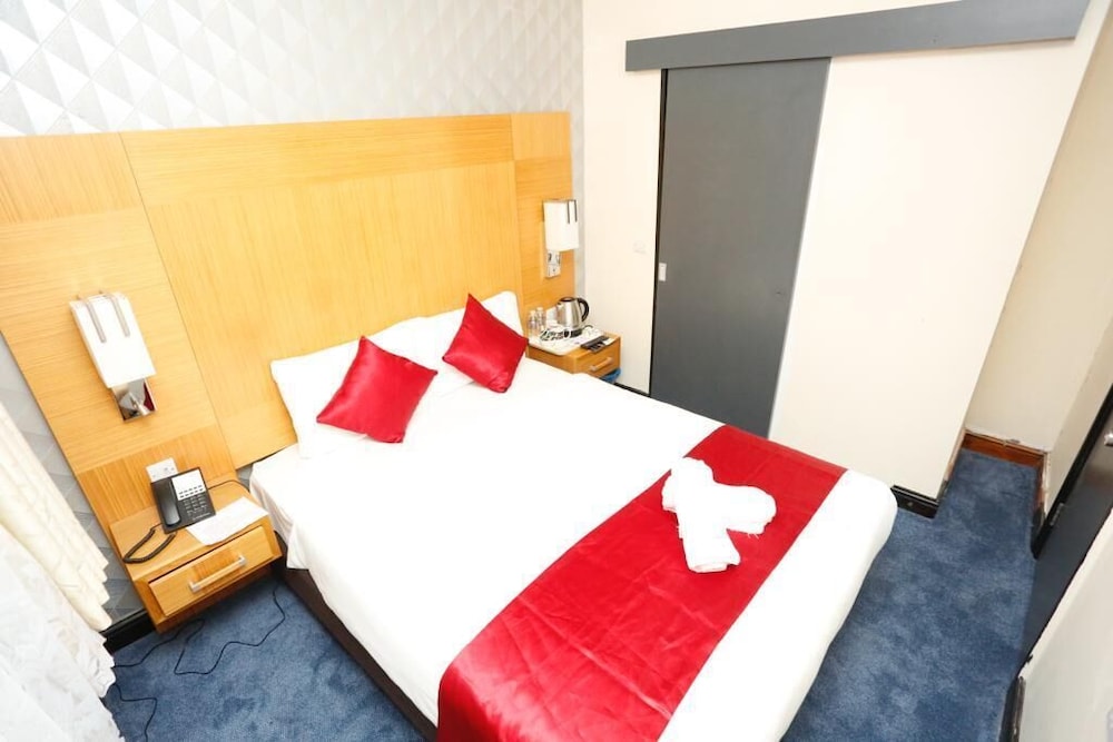 Torino - Londra, Aeroporto di London Gatwick - Acorn Lodge Hotel Gatwick & Parking
Torino - Londra, Aeroporto di London Gatwick - Acorn Lodge Hotel Gatwick & Parking