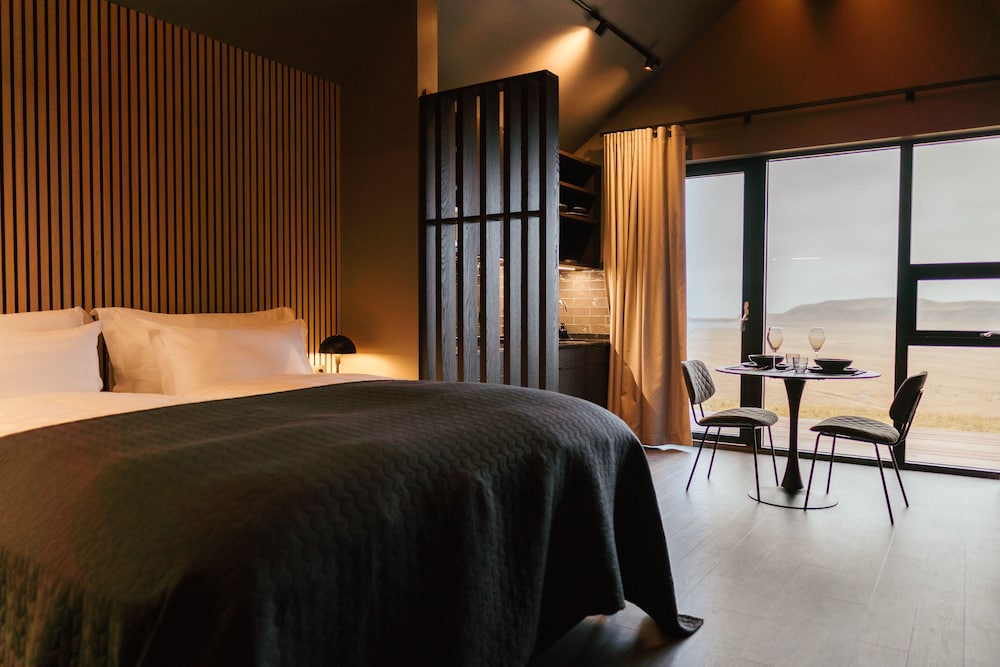 Napoli - Vik i Myrdal - Black Beach Suites