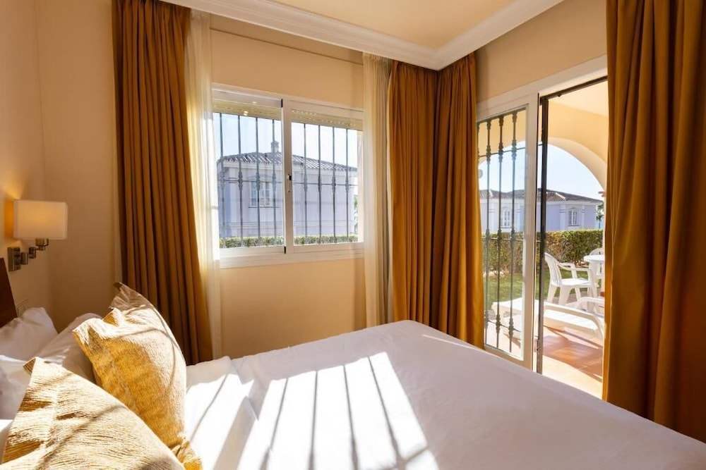 Torino - Fuengirola - Ramada Hotel & Suites by Wyndham Costa del Sol Fuengirola
Torino - Fuengirola - Ramada Hotel & Suites by Wyndham Costa del Sol Fuengirola