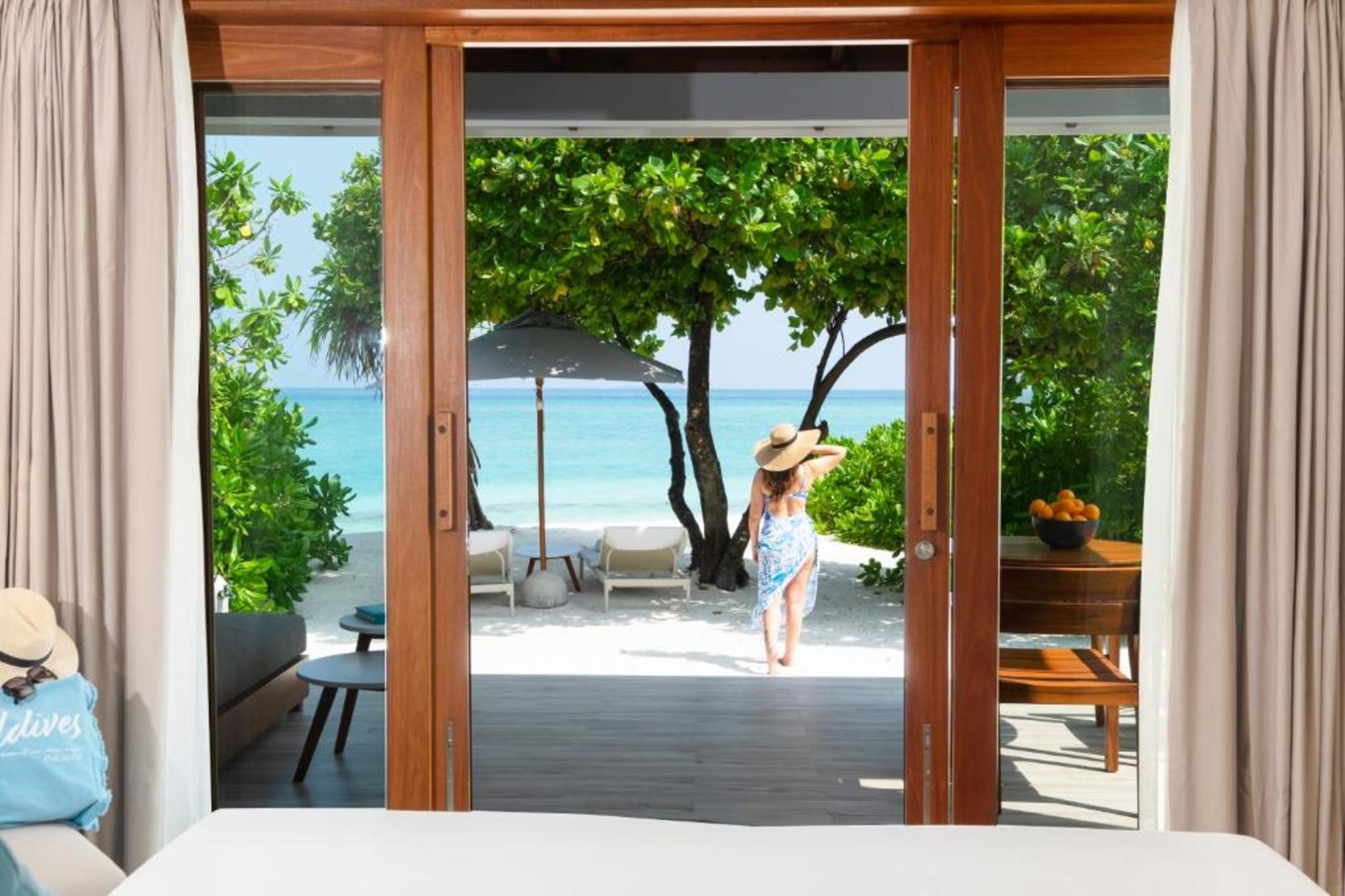 Napoli - Atollo di Raa - Ifuru Island Resort Maldives - 24-Hours Premium All-inclusive with Free Domestic Transfer
Napoli - Atollo di Raa - Ifuru Island Resort Maldives - 24-Hours Premium All-inclusive with Free Domestic Transfer