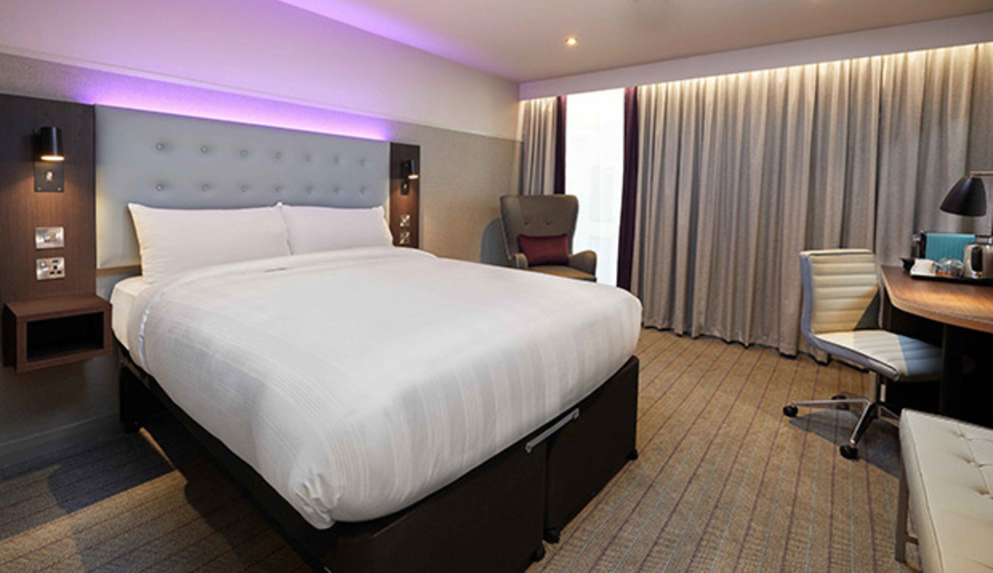 Milano - Scozia, Regno Unito - Premier Inn Glasgow Newton Mearns (M77 J4)
Milano - Scozia, Regno Unito - Premier Inn Glasgow Newton Mearns (M77 J4)