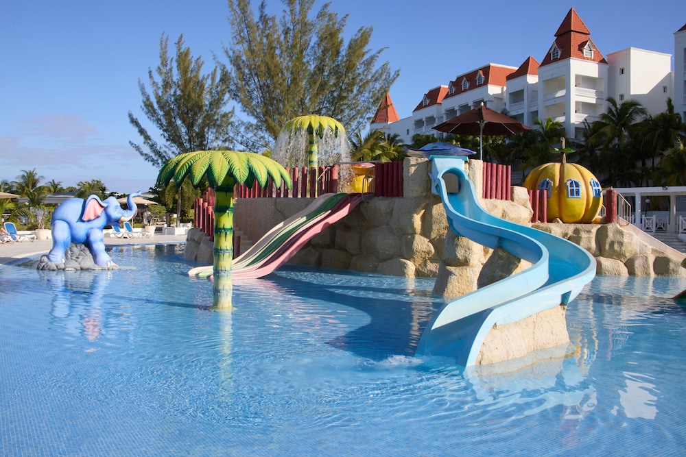 Bologna - Ocho Rios - Runaway Bay - Bahia Principe Grand Jamaica - All Inclusive
Bologna - Ocho Rios - Runaway Bay - Bahia Principe Grand Jamaica - All Inclusive
