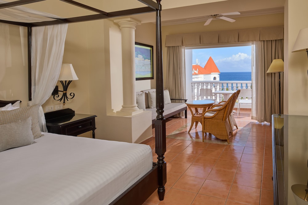 Catania - Ocho Rios - Runaway Bay - Bahia Principe Grand Jamaica - All Inclusive
Catania - Ocho Rios - Runaway Bay - Bahia Principe Grand Jamaica - All Inclusive