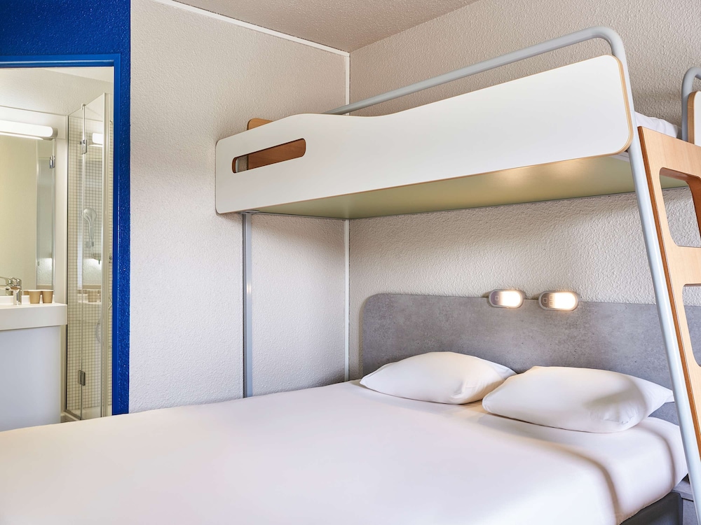 Napoli - Versailles - ibis budget Versailles Chateau Saint cyr l'Ecole
Napoli - Versailles - ibis budget Versailles Chateau Saint cyr l'Ecole