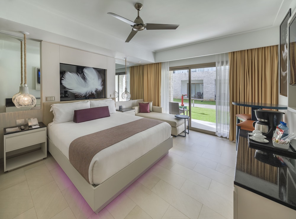 Roma - Uvero Alto - Royalton CHIC Punta Cana, An Autograph Collection All-Inclusive Resort & Casino – Adults Only
Roma - Uvero Alto - Royalton CHIC Punta Cana, An Autograph Collection All-Inclusive Resort & Casino – Adults Only