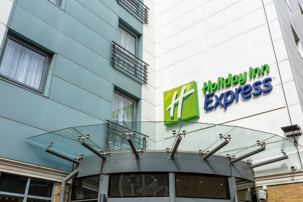 Lamezia Terme - Thornton Heath - Holiday Inn Express London - Croydon, an IHG Hotel
Lamezia Terme - Thornton Heath - Holiday Inn Express London - Croydon, an IHG Hotel