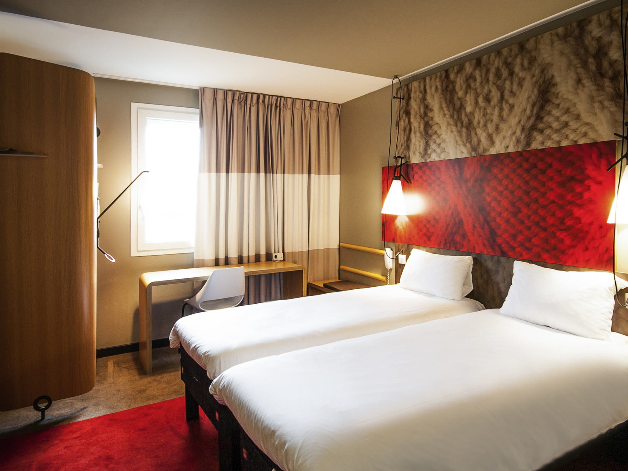 Verona - Saint-Denis (Ile-de-France) - ibis Paris La Defense Courbevoie
Verona - Saint-Denis (Ile-de-France) - ibis Paris La Defense Courbevoie