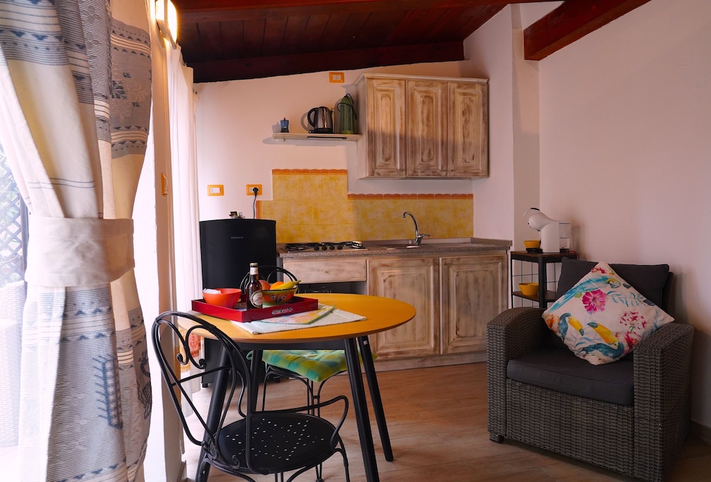 Verona - Sardegna Nord - Alghero, Stintino e Castelsardo, Mare Italia - Flowery Inn Villa
Verona - Sardegna Nord - Alghero, Stintino e Castelsardo, Mare Italia - Flowery Inn Villa