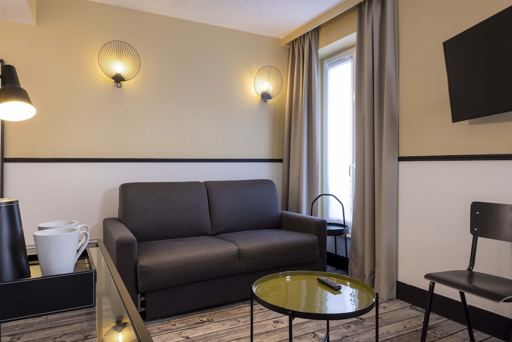 Ancona - Saint-Denis (Ile-de-France) - Hotel de l'Aqueduc 
Ancona - Saint-Denis (Ile-de-France) - Hotel de l'Aqueduc
