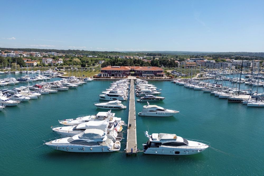 Roma - Novigrad - Boutique Hotel Nautica - SPA & wellness, FREE Parking, Pet friendly
Roma - Novigrad - Boutique Hotel Nautica - SPA & wellness, FREE Parking, Pet friendly