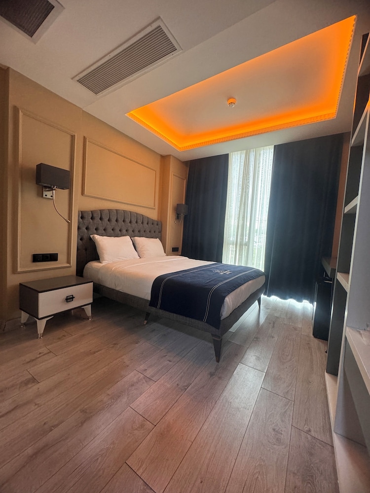 Verona - Istanbul - Airport Hotel & Private Trasportation İstanbul Airport-By Loft
Verona - Istanbul - Airport Hotel & Private Trasportation İstanbul Airport-By Loft
