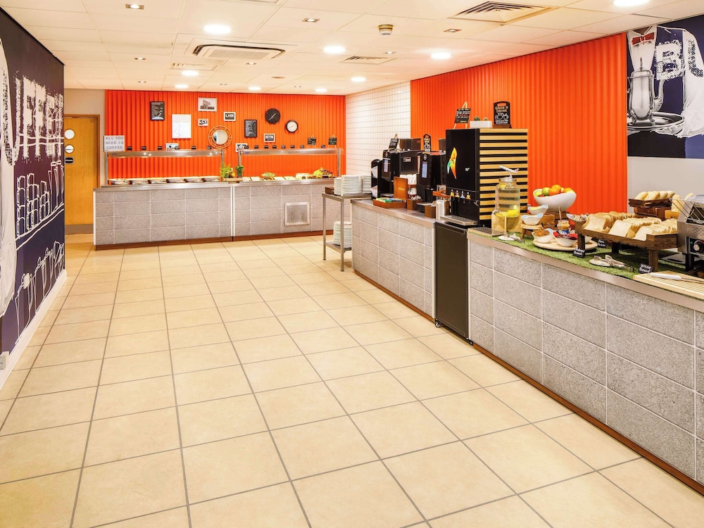 Roma - Londra, Aeroporto di London Heathrow - ibis budget London Heathrow Central
Roma - Londra, Aeroporto di London Heathrow - ibis budget London Heathrow Central