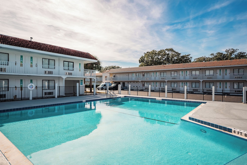 Napoli - Orlando (FL) - Developer Inn Express Fundamental, a Travelodge by Wyndham
Napoli - Orlando (FL) - Developer Inn Express Fundamental, a Travelodge by Wyndham